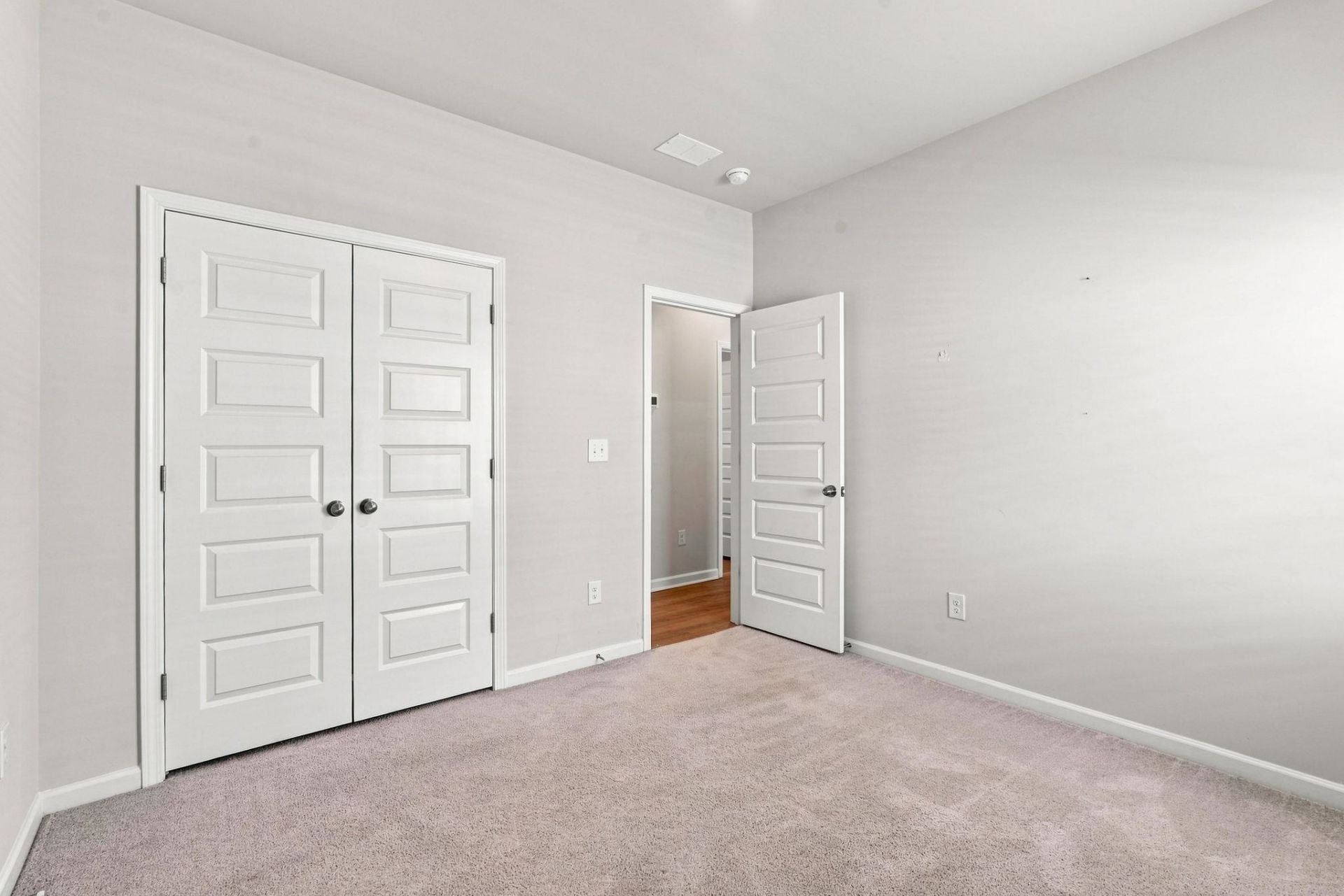 8160 Forest Edge Dr. Photo 18