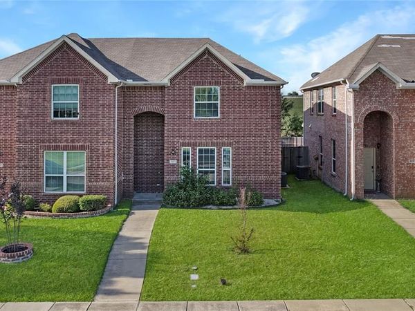 817 Jamie Drive , Grand Prairie, TX 75052