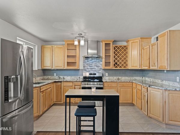 5802 N 61ST Drive, Glendale, AZ 85301