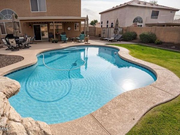 9644 W Hatcher Road, Peoria, AZ 85345