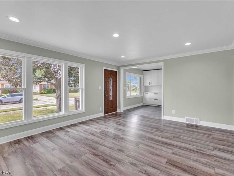 3332 North Avenue, Parma, OH 44134 Photo 4