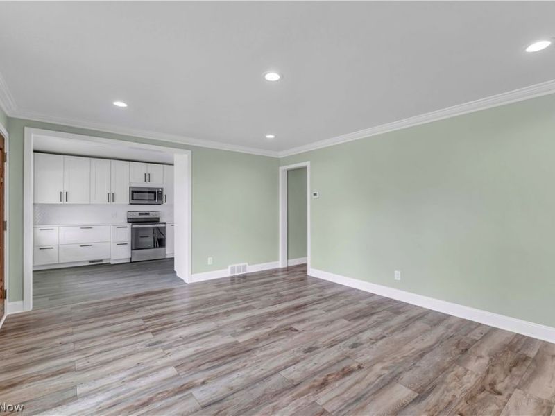 3332 North Avenue, Parma, OH 44134 Photo 5