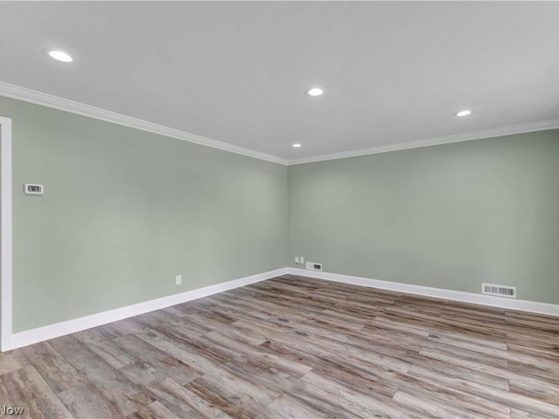 3332 North Avenue, Parma, OH 44134 Photo 6
