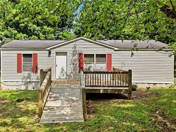 1310 Davis Road W, Fairmount, GA 30139