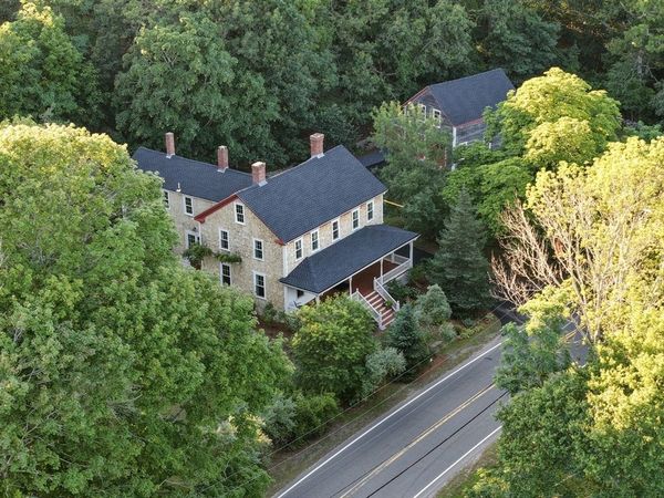 1276 County Rd, Bourne, MA 02534