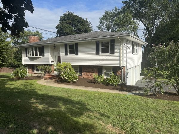 11 Aspen Ct, Dedham, MA 02026