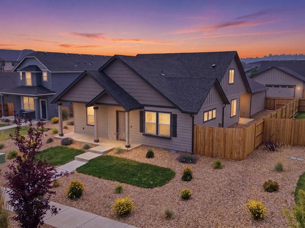 3778 SW Lava Place, Redmond, OR 97756