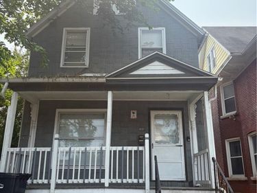 631 Elmwood Avenue , Unit Front Uppe, Niagara Falls, NY 14301
