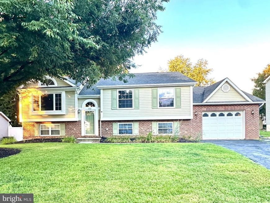 212 Sandstone Drive, Walkersville, MD 21793 Main Photo
