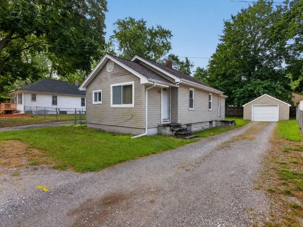 821 Grant Street, Jackson, MI 49203