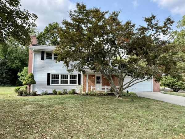 2524 Ridgefield Road, Portage, MI 49024