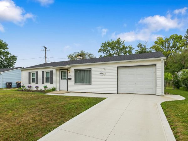 619 Warwick Avenue, Fort Wayne, IN 46825