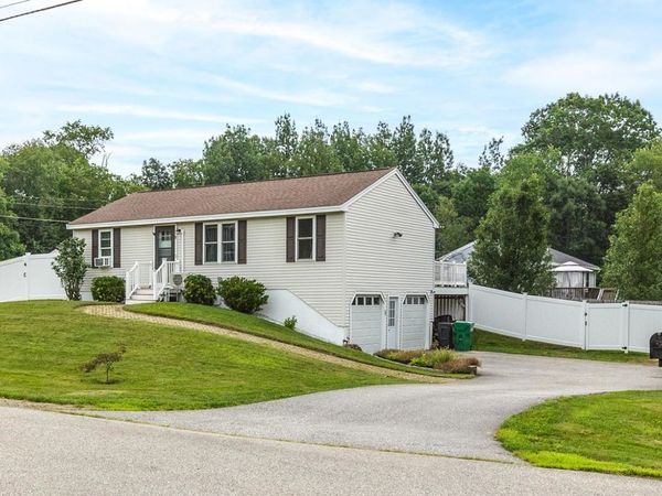 8 Brandywine Drive, East Kingston, NH 03827