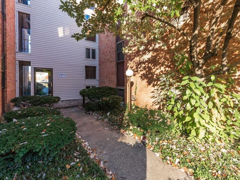 4904 Chalet Drive, Unit 612, Saint Bernard, OH 45217 Photo 2