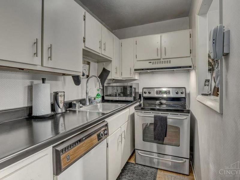 4904 Chalet Drive, Unit 612, Saint Bernard, OH 45217 Photo 4