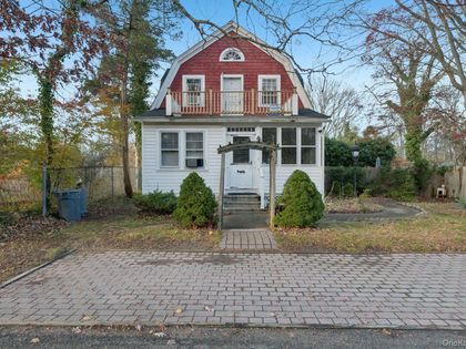 83 Elm Road E Mastic Beach, NY 11951