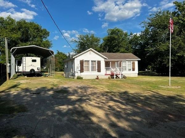 888 Farm Road 900 N, Saltillo, TX 75478