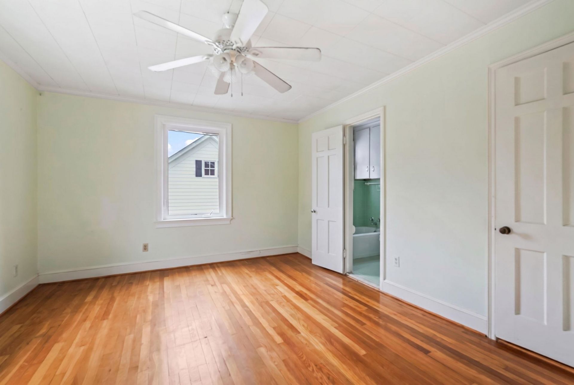 1302 9th Ave.  Photo 19