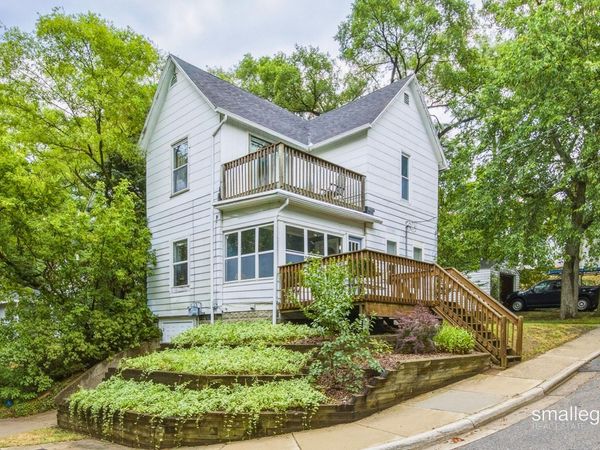 307 Florence Court NE, Grand Rapids, MI 49505