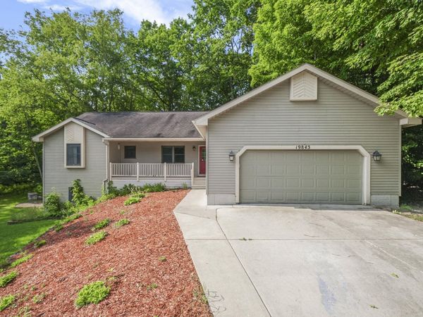 19843 Pine Woods Drive, Lake Ann, MI 49650