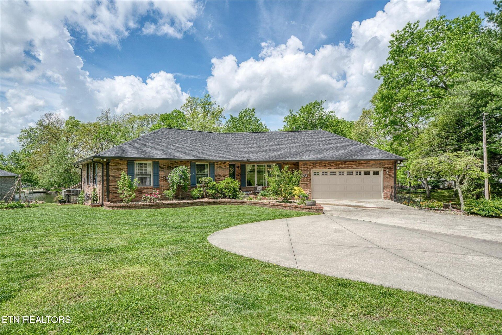 2012 Cravens Drive, Crossville, TN 38572 Main Photo