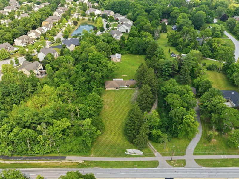 7410 Riverside Drive, Dublin, OH 43016 Photo 2