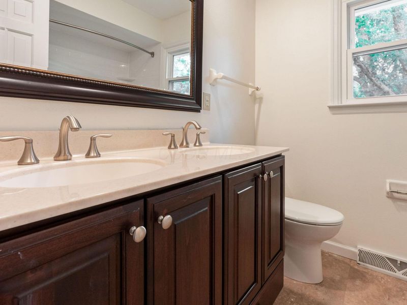 1190 Kingsdale Terrace, Columbus, OH 43220 Photo 26
