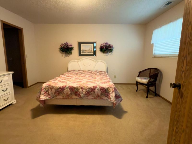 5365 Pond View Drive , Westerville, OH 43081 Photo 14