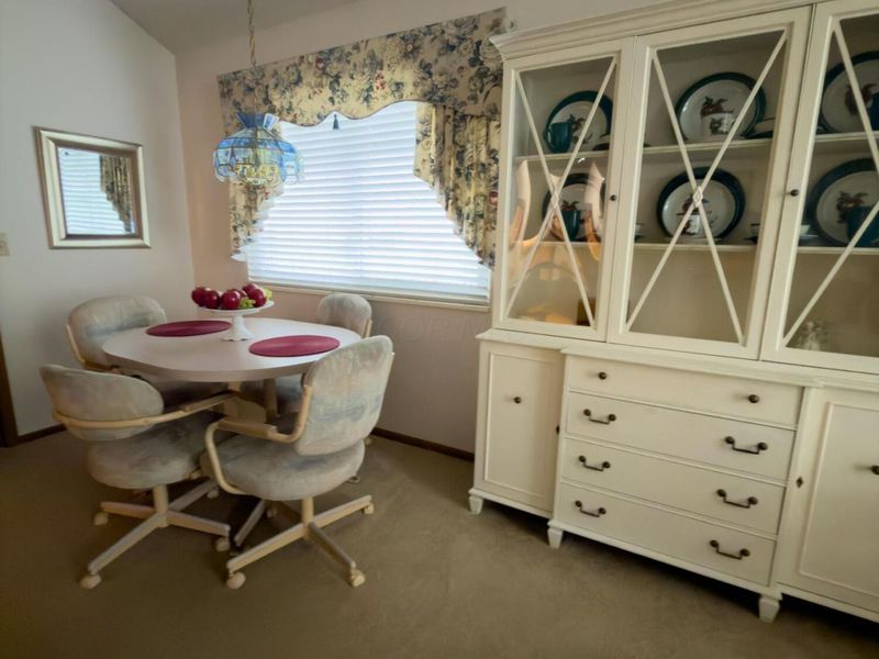 5365 Pond View Drive , Westerville, OH 43081 Photo 2