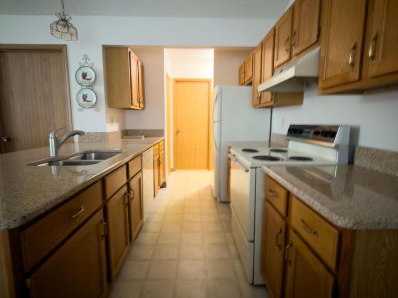 5365 Pond View Drive , Westerville, OH 43081 Photo 9