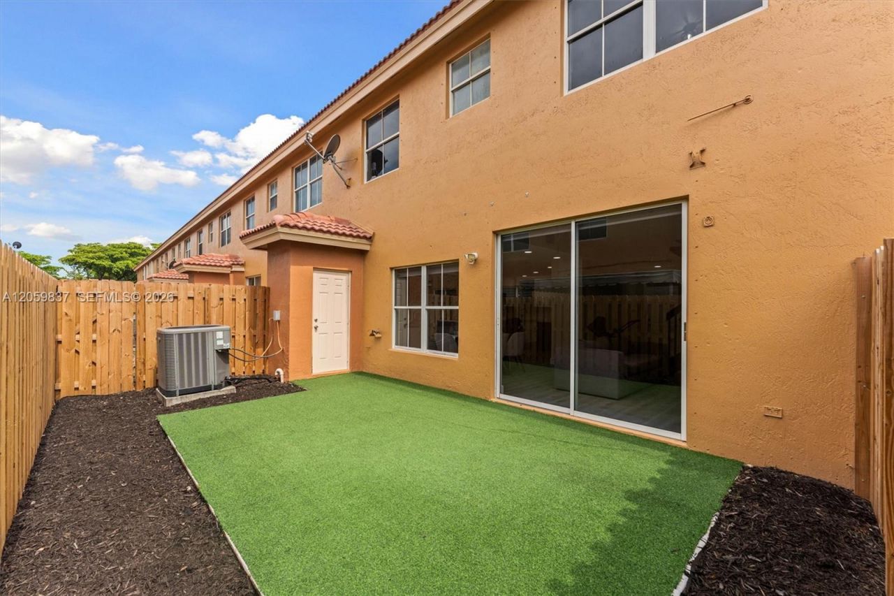 8424 NW 141st Ln , Unit 4307, Miami Lakes, FL 33016 Photo