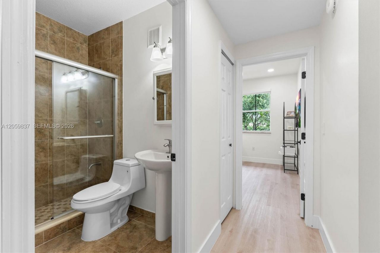 8424 NW 141st Ln , Unit 4307, Miami Lakes, FL 33016 Photo