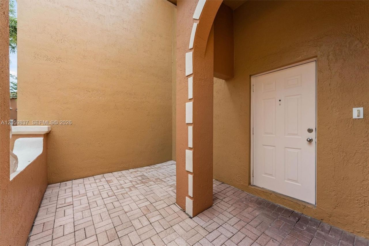 8424 NW 141st Ln , Unit 4307, Miami Lakes, FL 33016 Photo