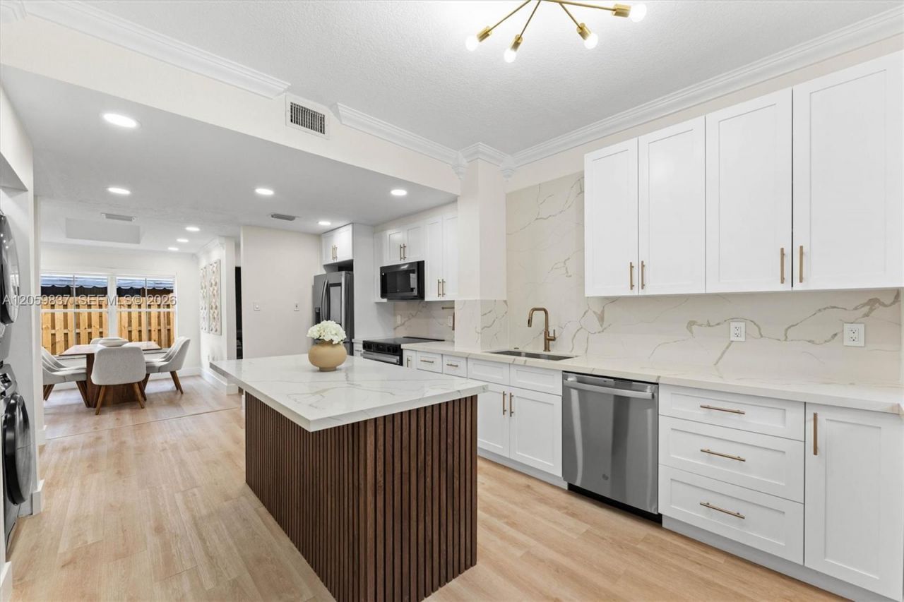 8424 NW 141st Ln , Unit 4307, Miami Lakes, FL 33016 Photo