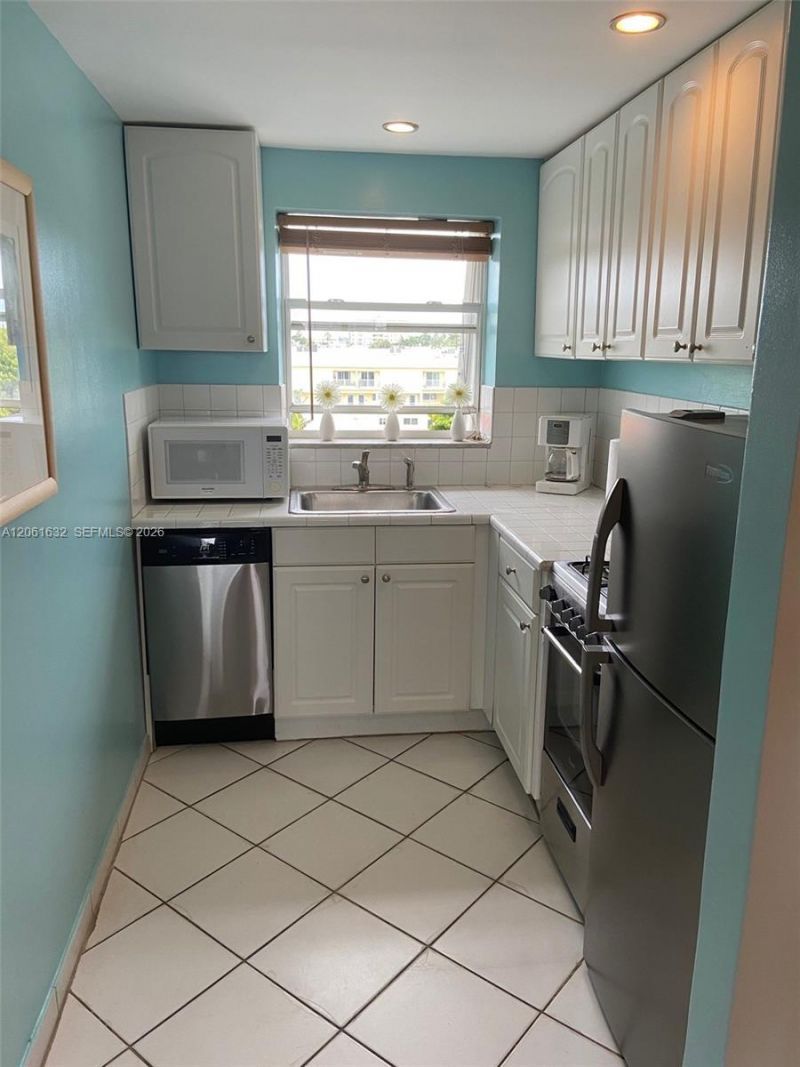 631 Jefferson Ave, Unit 502, Miami Beach, FL 33139 Photo