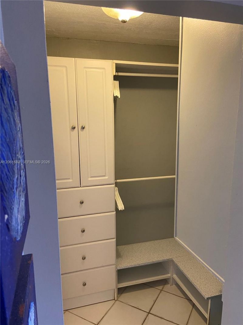 631 Jefferson Ave, Unit 502, Miami Beach, FL 33139 Photo