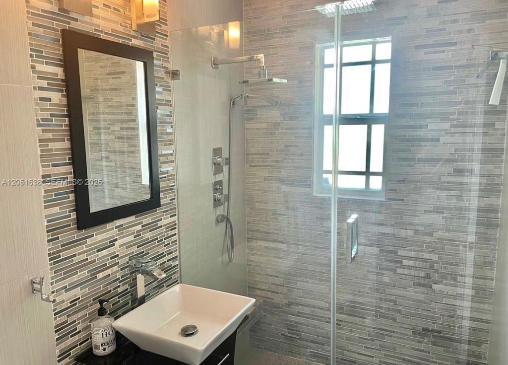 17 Marabella Ave , Coral Gables, FL 33134 Photo