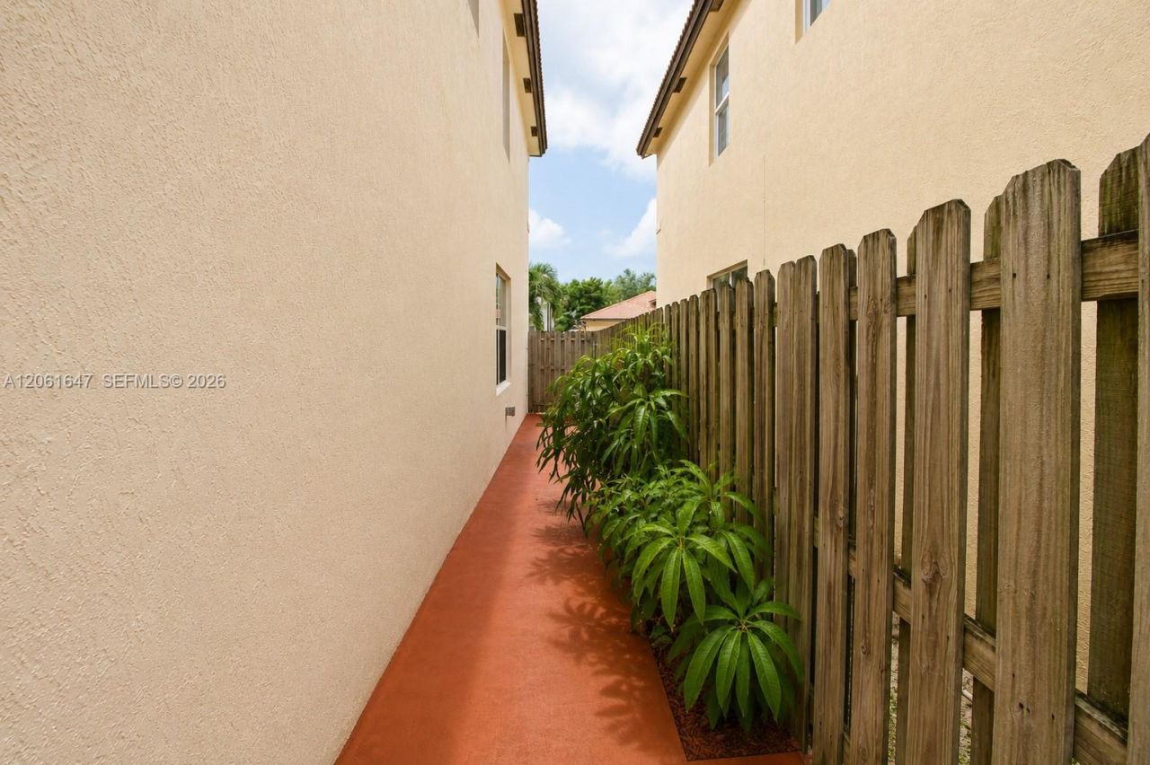 4190 NE 20th St , Homestead, FL 33033 Photo