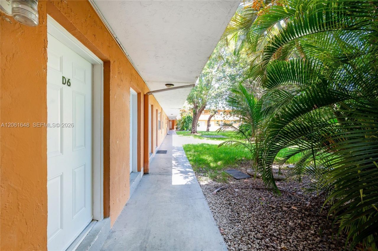 9760 SW 184th St, Unit 6D, Cutler Bay, FL 33157 Photo