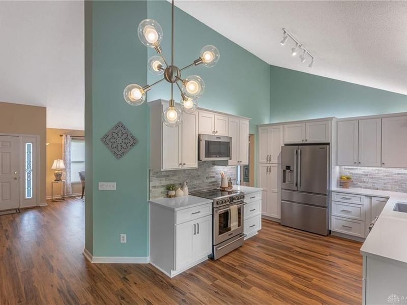 211 Nicole Court, Dayton, OH 45420 Photo 8
