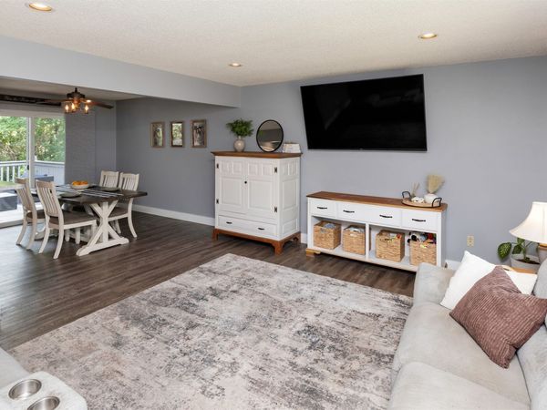 749 46th Street , West Des Moines, IA 50265