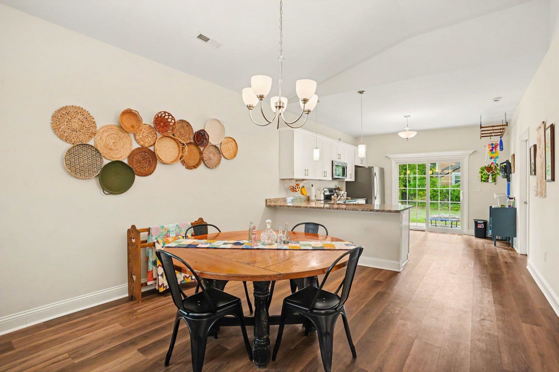 1511 6th Ave.  Photo 11