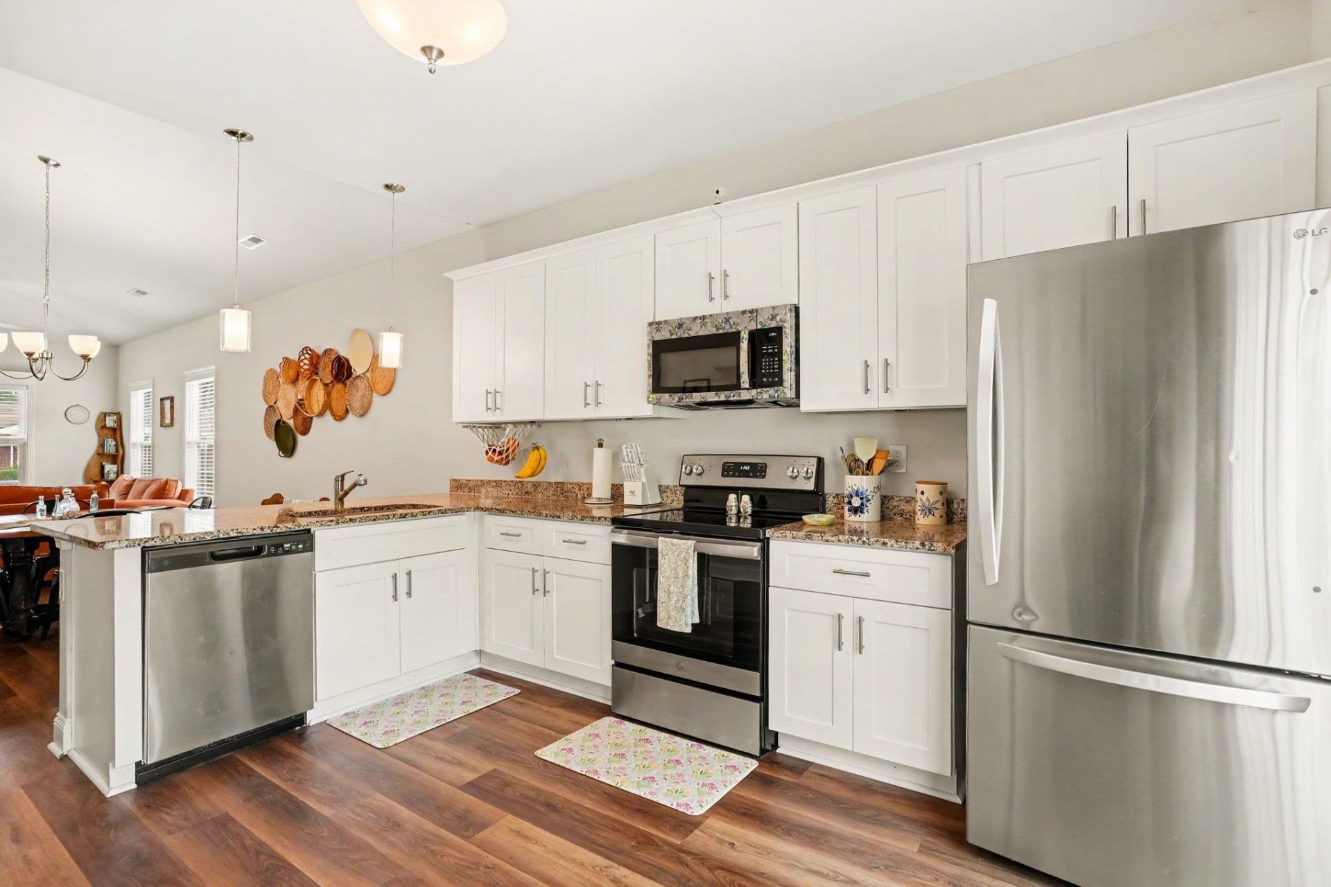 1511 6th Ave.  Photo 13