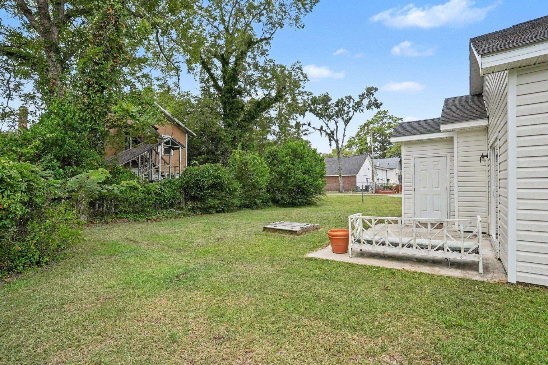 1511 6th Ave.  Photo 27