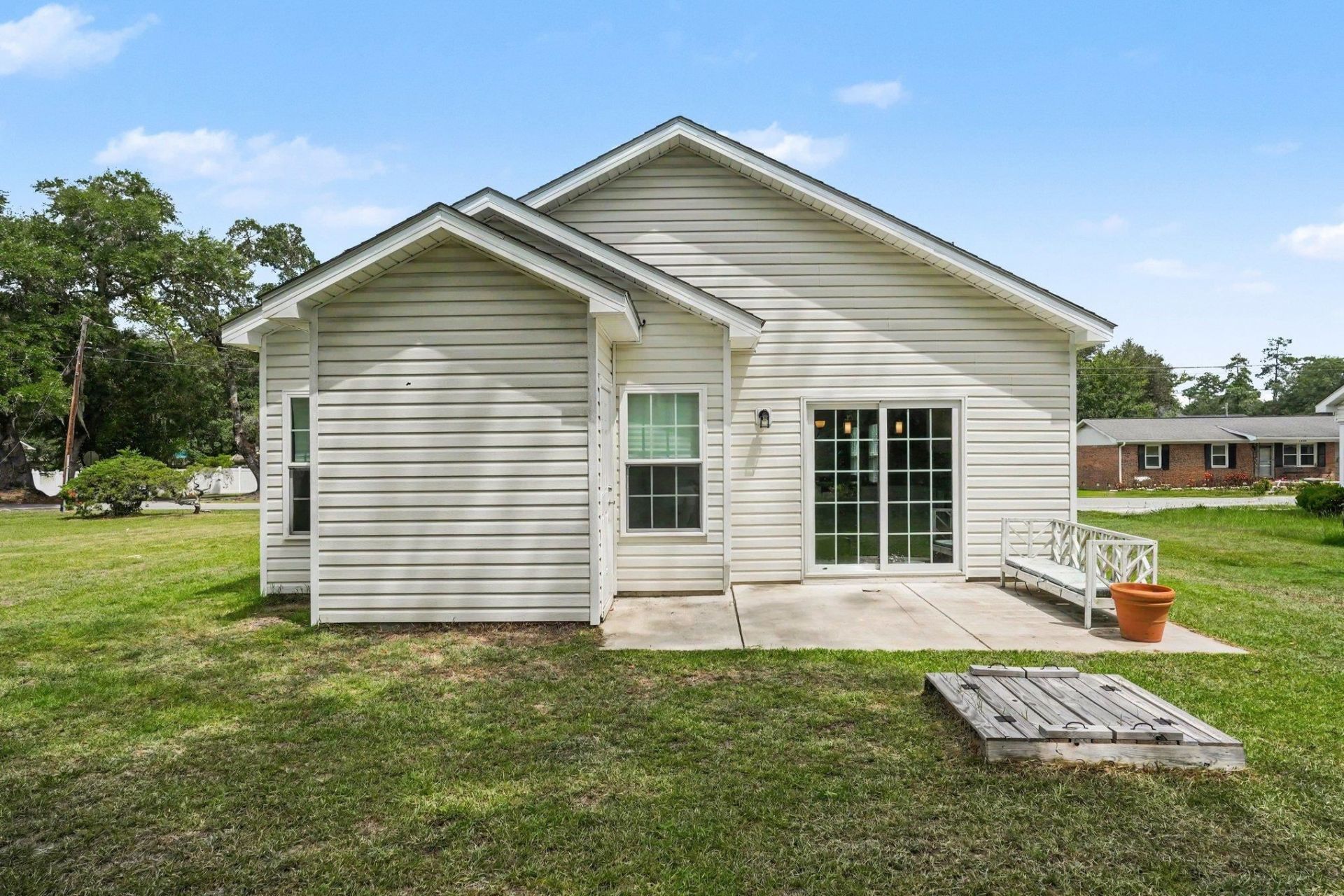 1511 6th Ave.  Photo 28