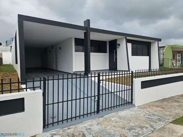 A URBANIZACION LAS BRISAS, Unit BLQ A, Arecibo, PR 00612