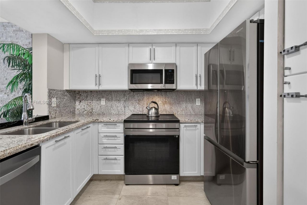 17375 Collins Ave , Unit 2101, Sunny Isles Beach, FL 33160 Photo
