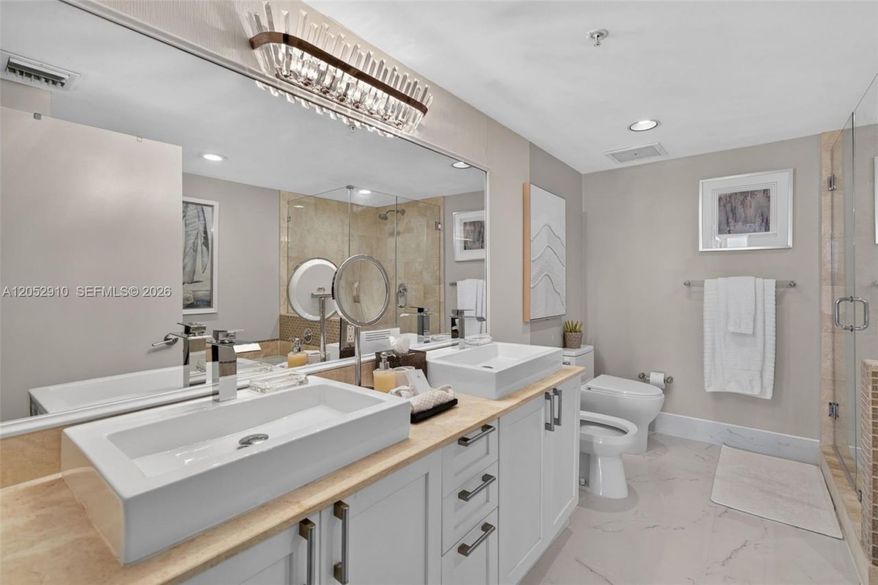 17375 Collins Ave , Unit 2101, Sunny Isles Beach, FL 33160 Photo