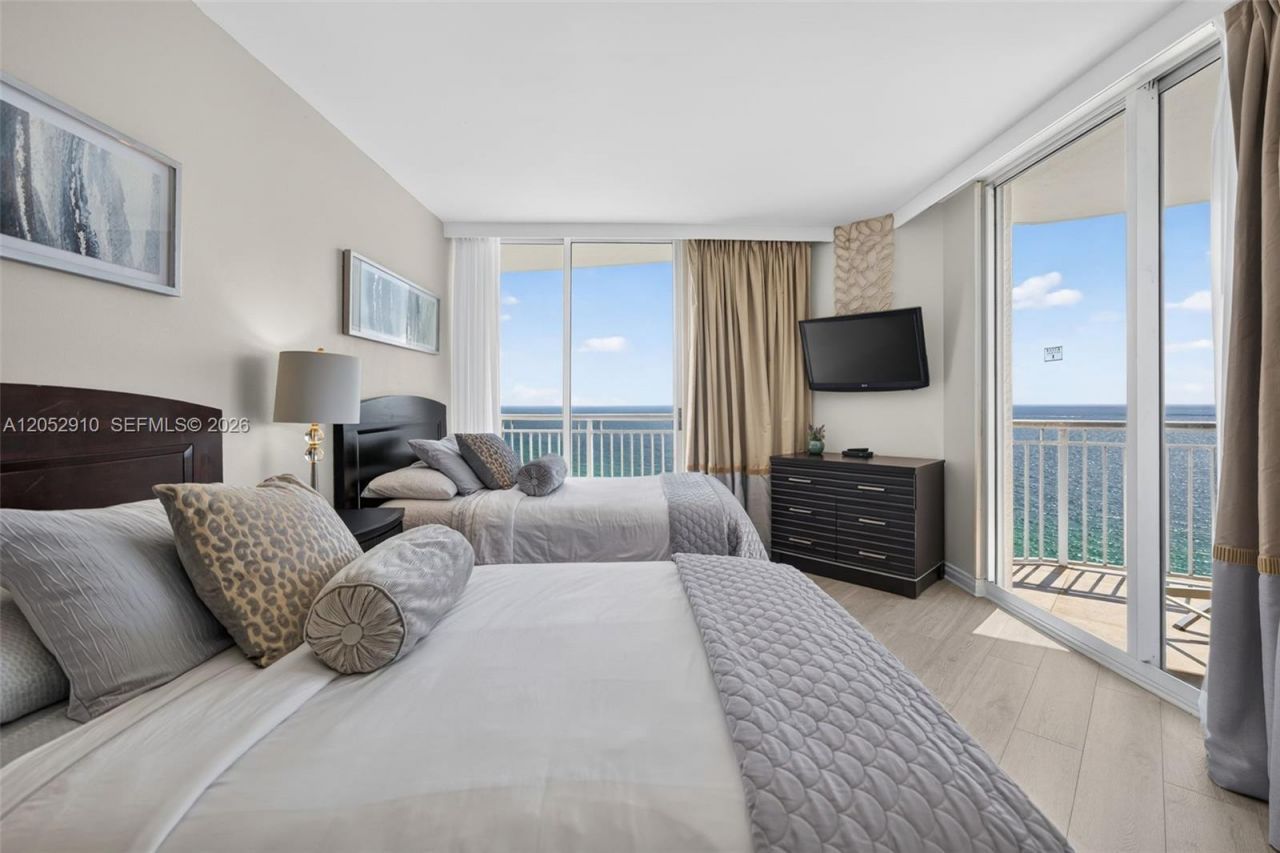 17375 Collins Ave , Unit 2101, Sunny Isles Beach, FL 33160 Photo