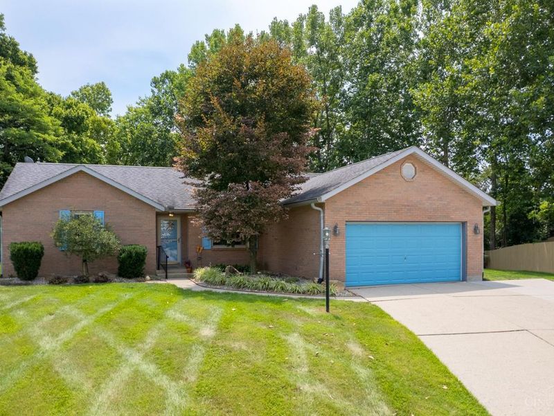 5962 Whitehorse Court, West Chester, OH 45069 Photo 2